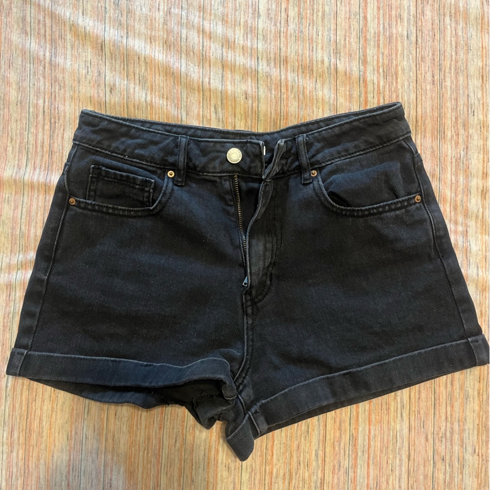 Black mom shorts